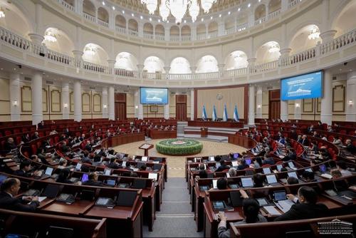 Oliy Majlisning Qonunchilik palatasida navbatdagi plenar majlis bo'lib o'tdi.