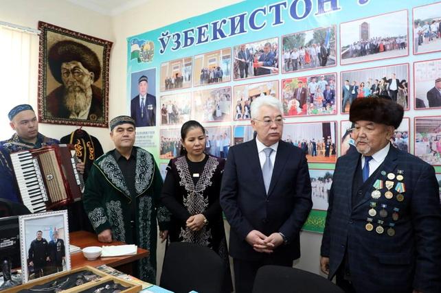 The Kazakh ambassador visited the Kazakh cultural center in the Jizzakh region.